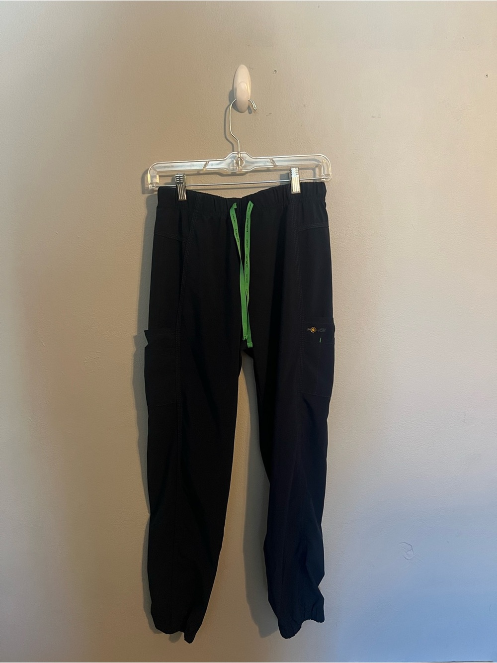 Women’s Carhartt jogger scrubs